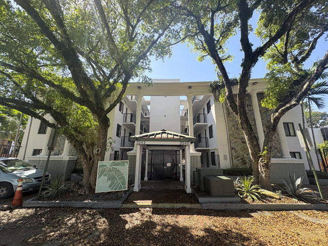 Courtyards of the Grove Condo main photo